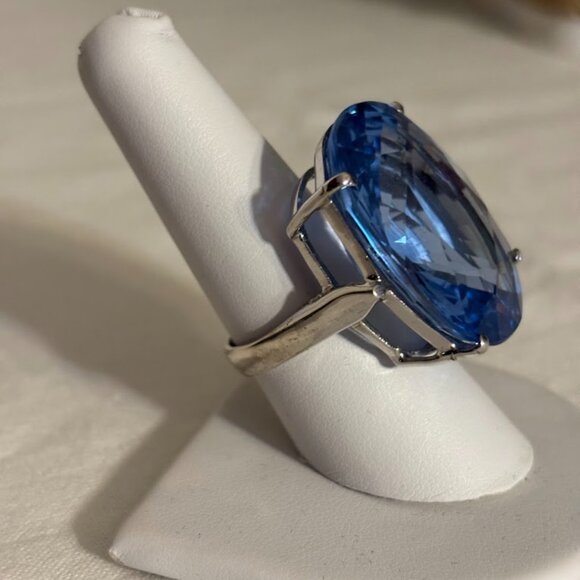 Beautiful 45ct Faceted Blue Topaz in Sterling Silver (925) - size 8 - Picture 8 of 14